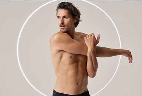 image d'une femme prodiguant des soins endermologie